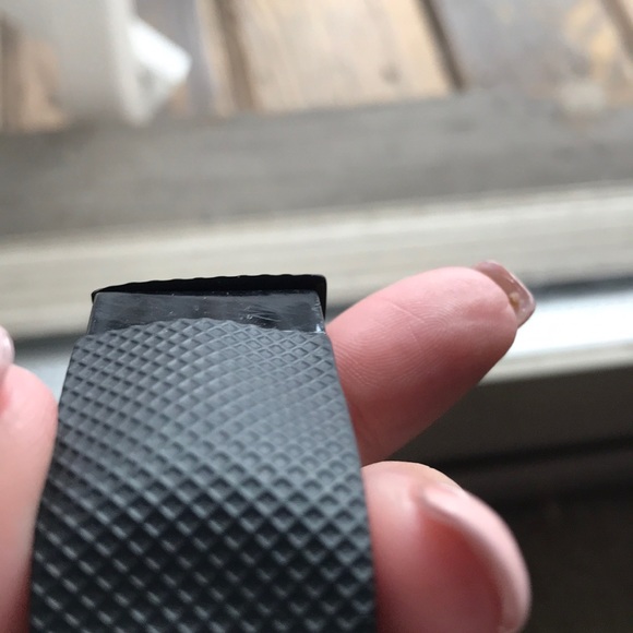 Black fitbit. - Picture 3 of 3